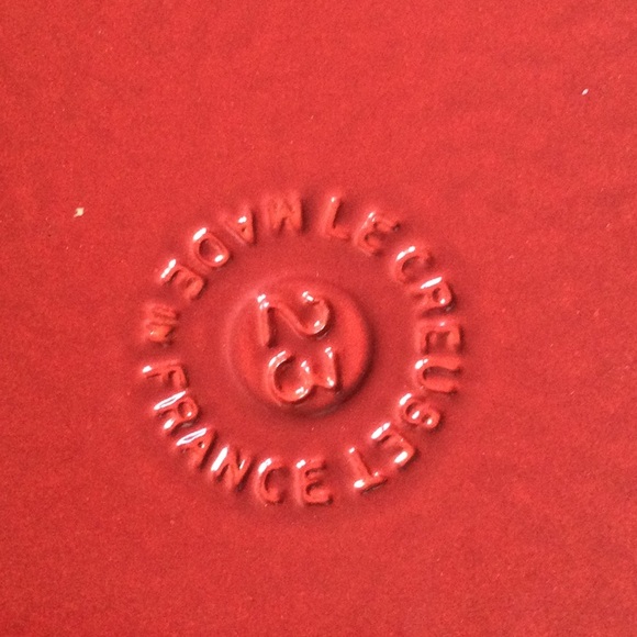 New In Box - Le Creuset 9" Classic Skillet Cherry Red - Picture 3 of 9